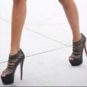 Elegant Black Velvet Women's Platform Heels Size 7